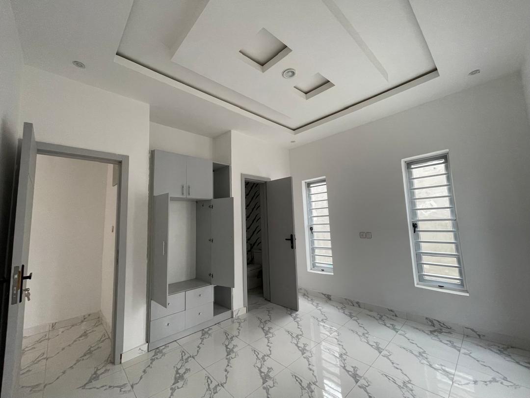 Luxury 3-Bedroom Bungalow - Image 2